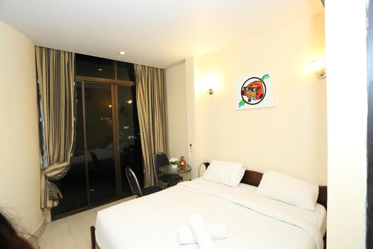 Zodiac Hotel Patong Dış mekan fotoğraf